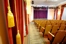 Одежда сцены и шторы на входные группы в Тамбовский кукольный театр